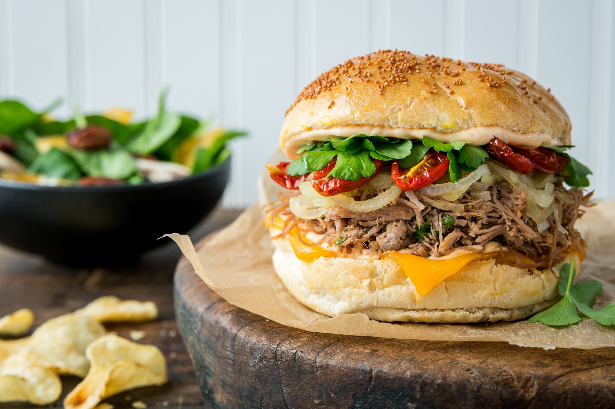 hamburger gourmand au canard effiloché et caméline