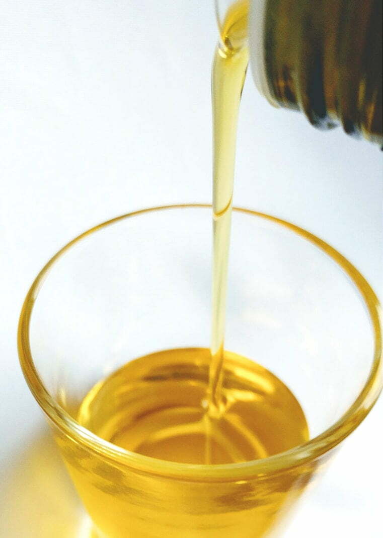 huile-cameline-coule-opt