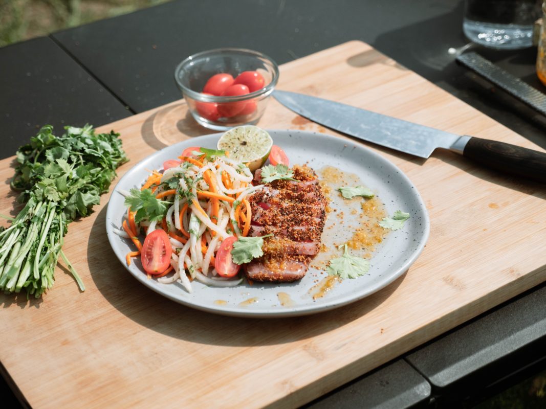 Crusted tuna tataki with camelina