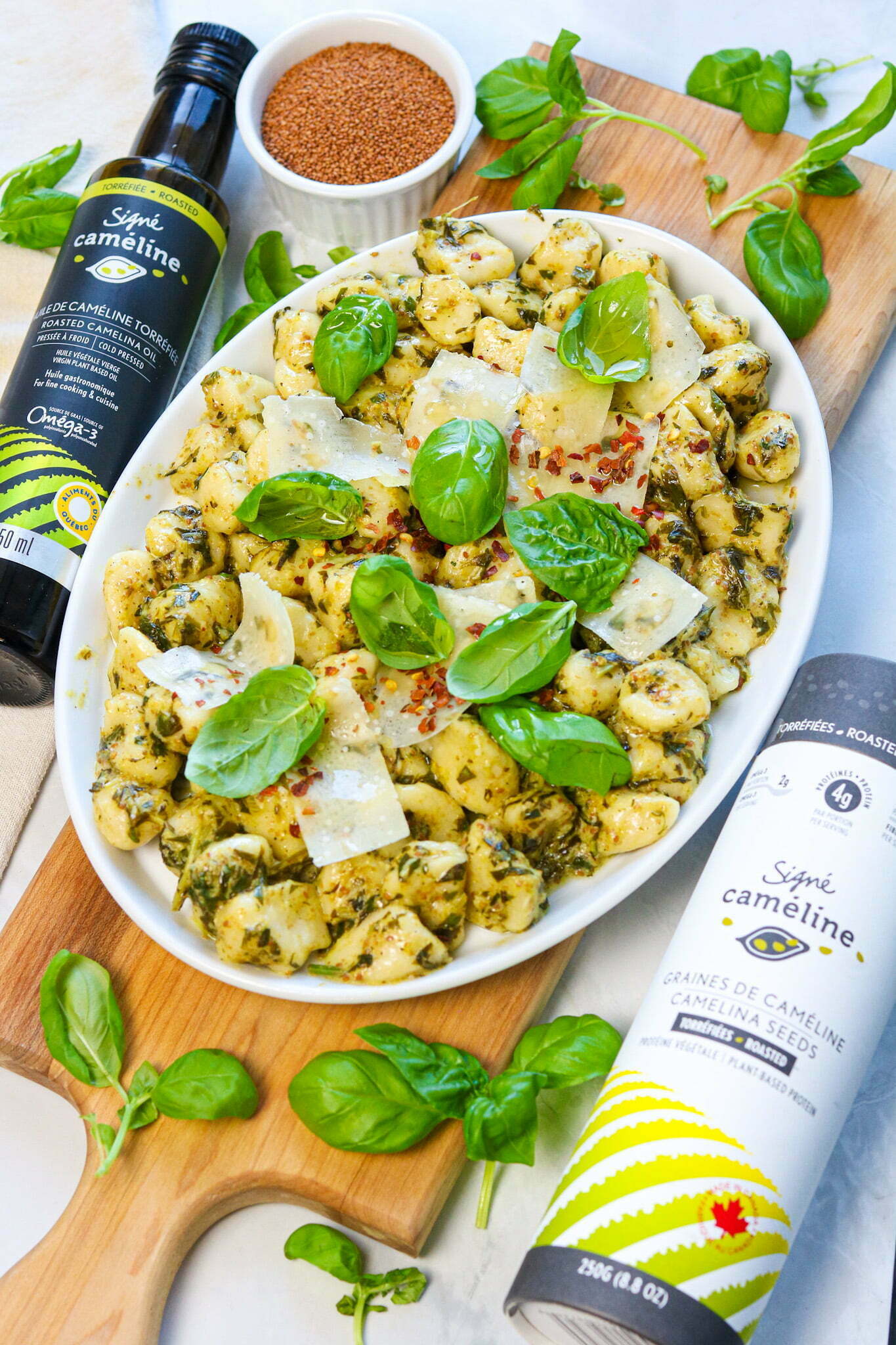 Pâtes maison de pesto basilic et caméline